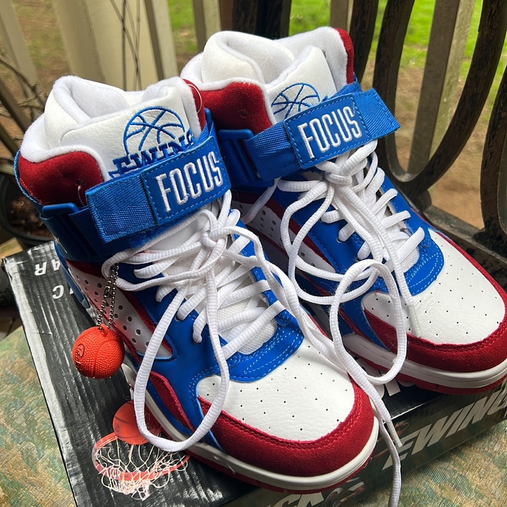 Patrick Ewing Focus Sneaker!!! Size 7